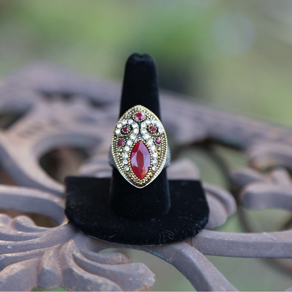 Vintage-Inspired Gold Ring with Red Gemstones